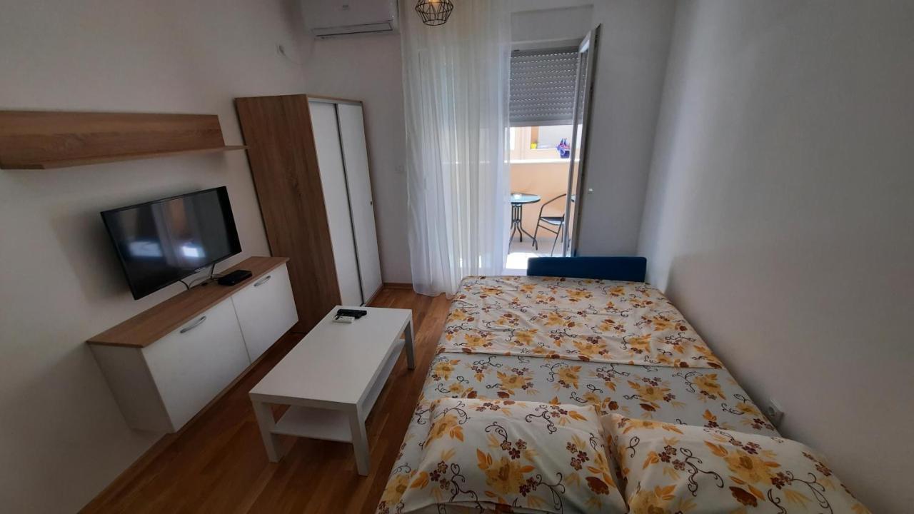 דירות פודגוריצה Apartman Seka מראה חיצוני תמונה