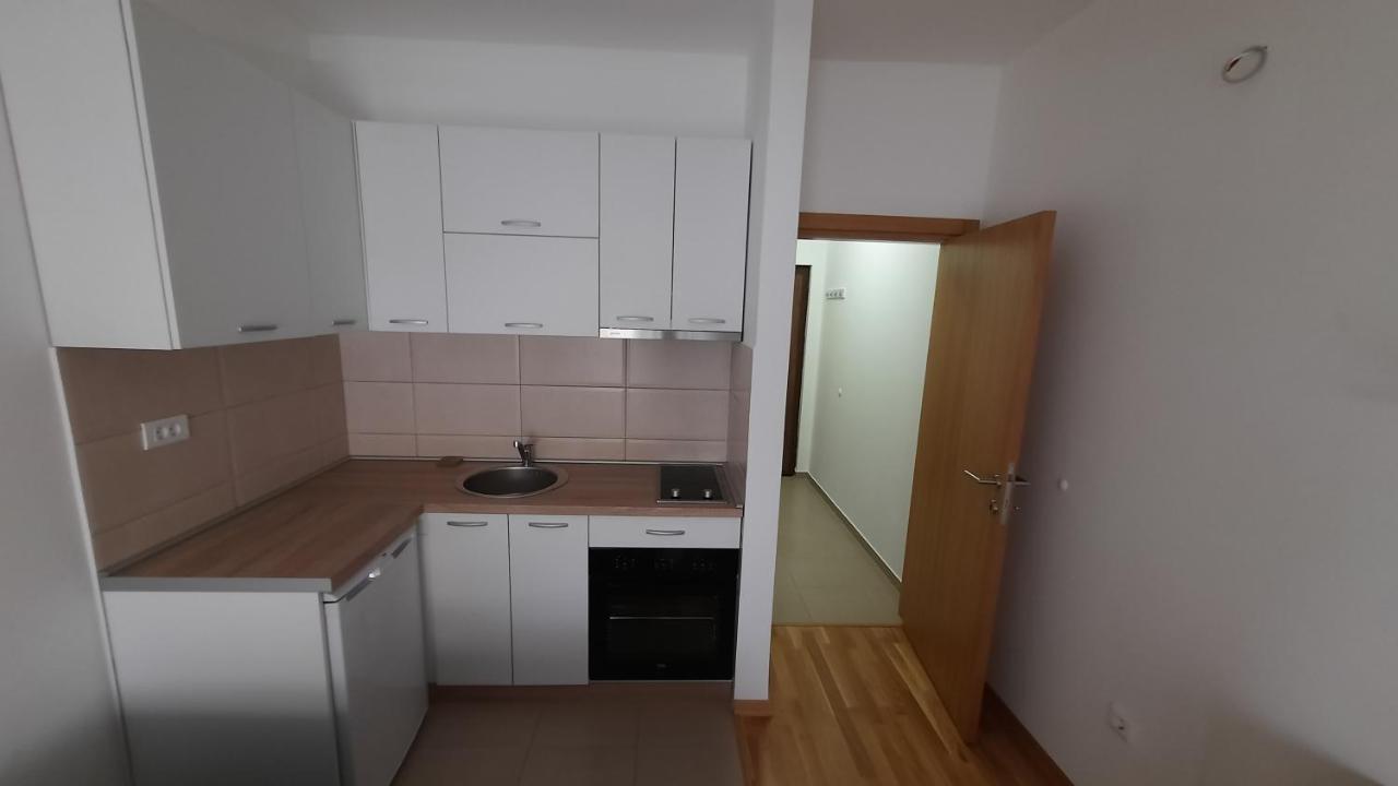 דירות פודגוריצה Apartman Seka מראה חיצוני תמונה
