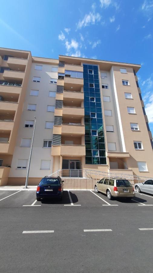 דירות פודגוריצה Apartman Seka מראה חיצוני תמונה